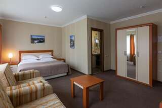 Отель Bukovel Hotel Буковель Улучшенный двухместный номер с 1 кроватью-3
